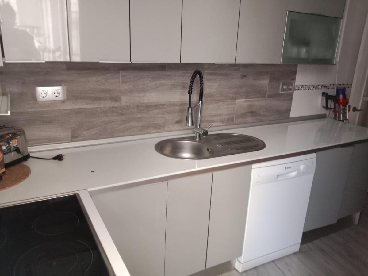 Habitación privada Tarragona con cocina salón y terraza piso compartido Exterior foto