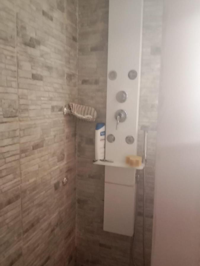 Habitación privada Tarragona con cocina salón y terraza piso compartido Exterior foto